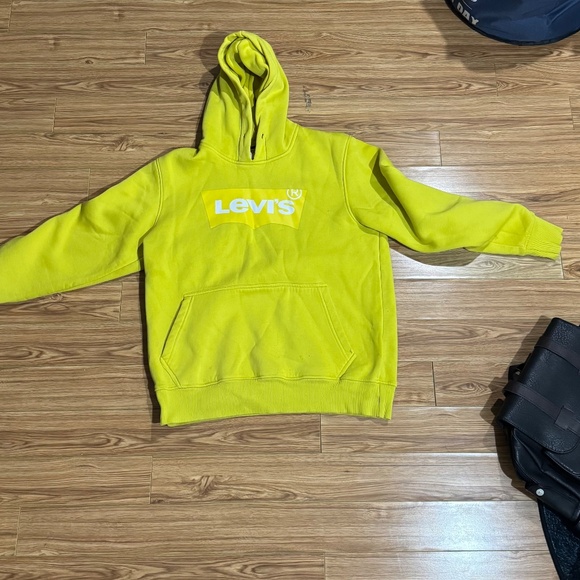Levi’s Neon Yellow Logo Hoodie | Unisex( Medium) - Picture 2 of 3